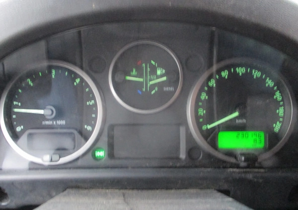 Land Rover Defender cena 69900 przebieg: 230000, rok produkcji 2010 z Żnin małe 154